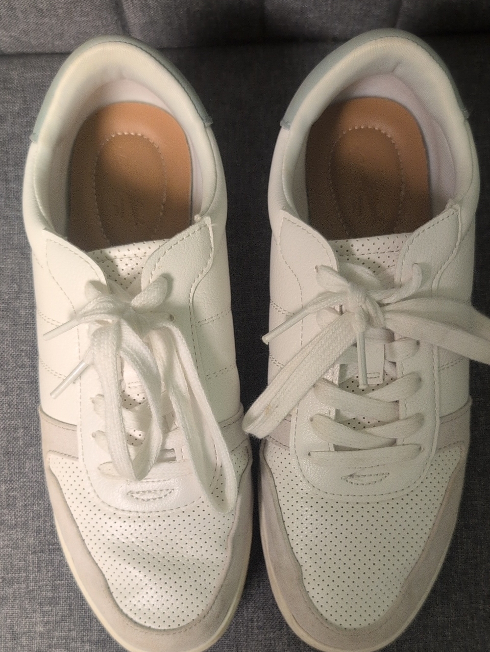 Universal Thread White Low-Top Lace-Up Sneakers